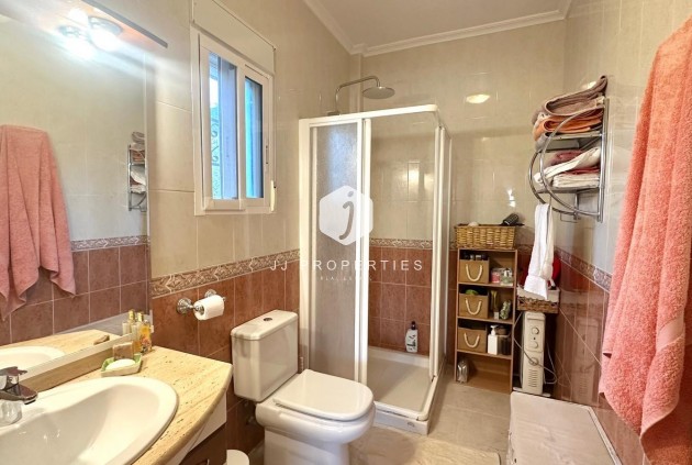 Z drugiej ręki - Villa -
Bigastro - Comunidad Valenciana