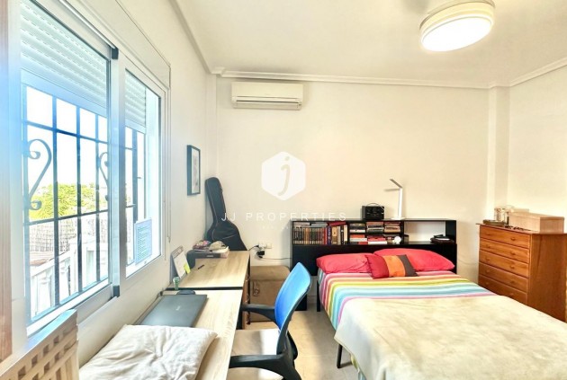 Z drugiej ręki - Villa -
Bigastro - Comunidad Valenciana