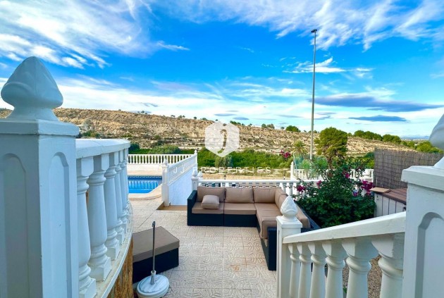 Z drugiej ręki - Villa -
Bigastro - Comunidad Valenciana