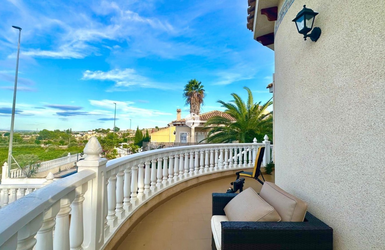 Z drugiej ręki - Villa -
Bigastro - Comunidad Valenciana