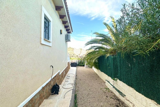 Z drugiej ręki - Villa -
Bigastro - Comunidad Valenciana