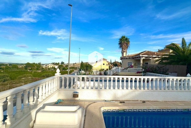 Z drugiej ręki - Villa -
Bigastro - Comunidad Valenciana