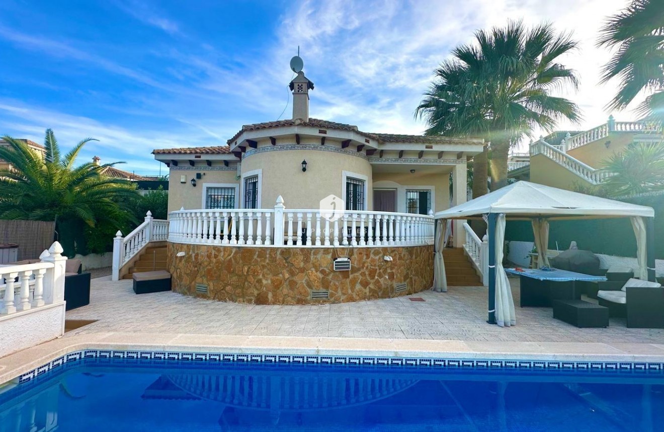 Z drugiej ręki - Villa -
Bigastro - Comunidad Valenciana