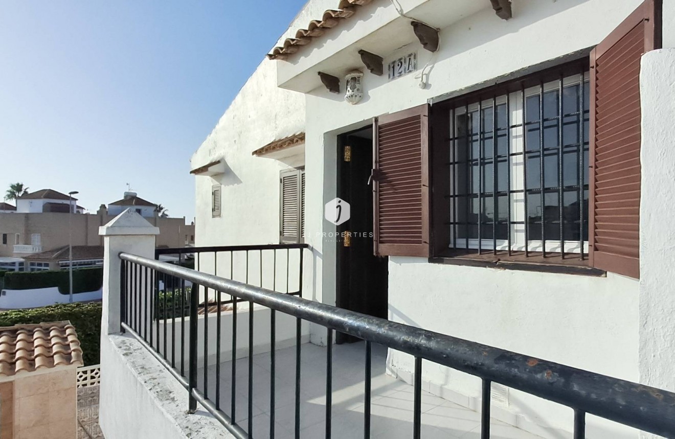 Z drugiej ręki - Mieszkanie w bloku -
Torrevieja - Aguas Nuevas 2