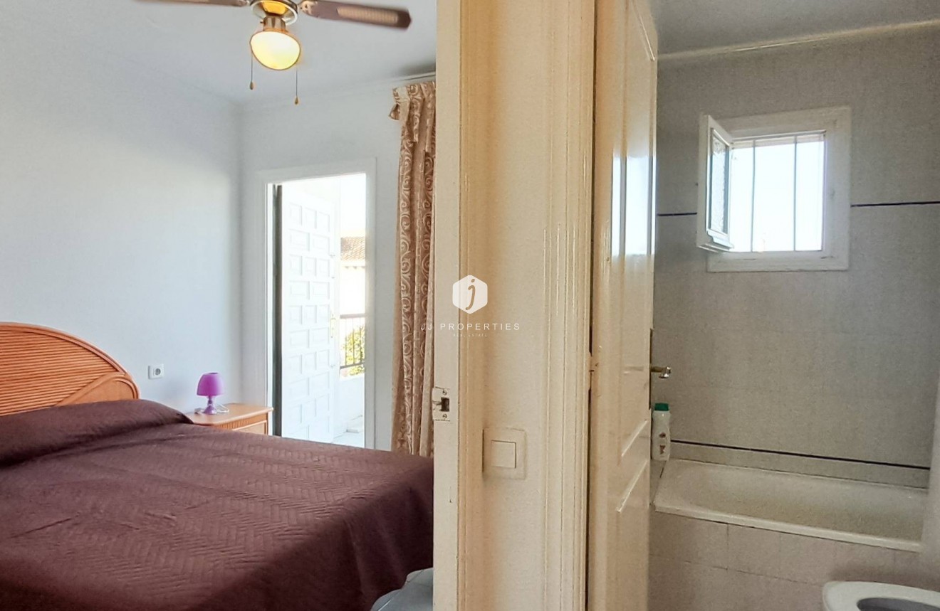 Z drugiej ręki - Mieszkanie w bloku -
Torrevieja - Aguas Nuevas 2