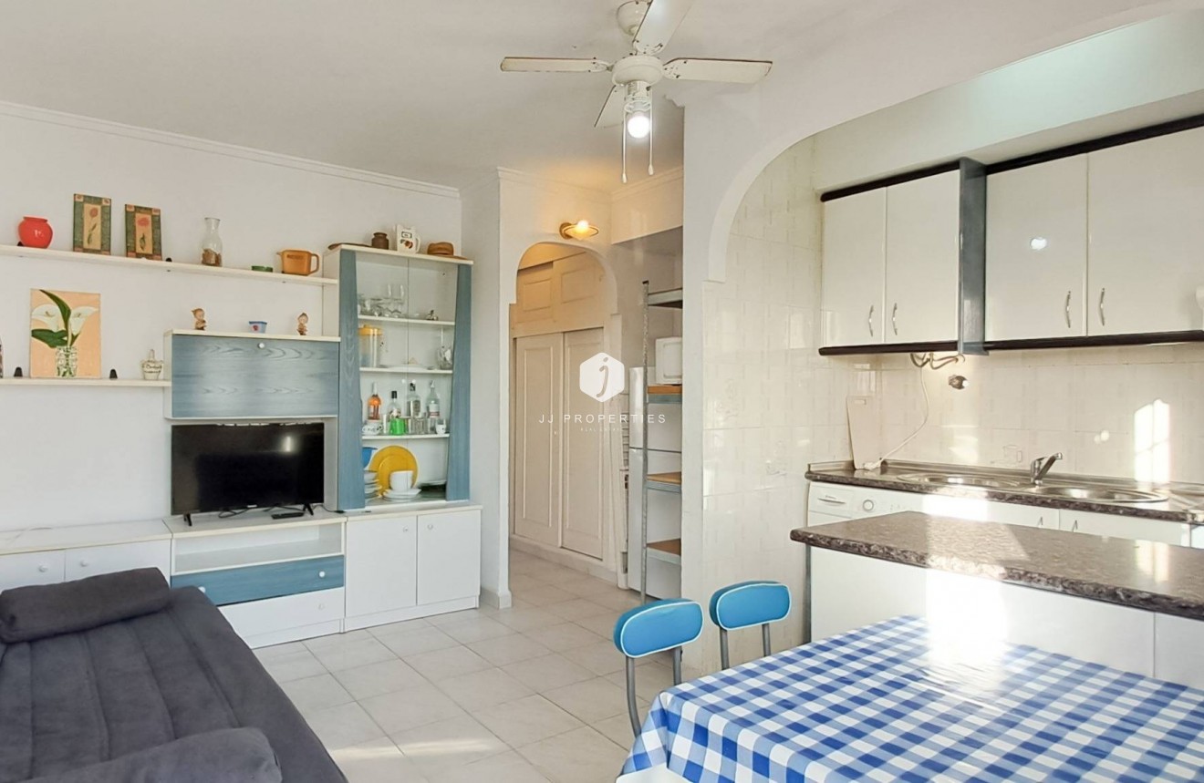 Z drugiej ręki - Mieszkanie w bloku -
Torrevieja - Aguas Nuevas 2