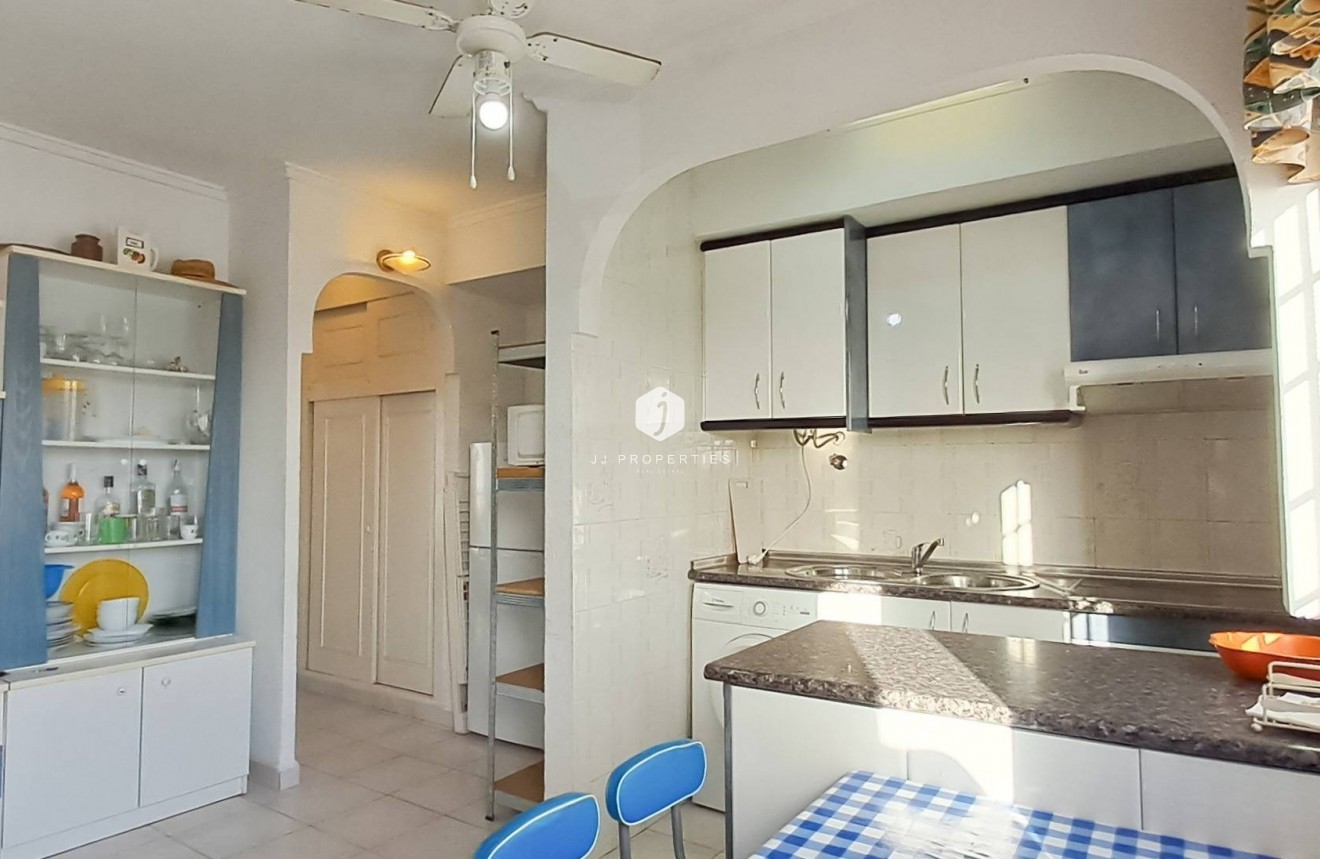 Z drugiej ręki - Mieszkanie w bloku -
Torrevieja - Aguas Nuevas 2