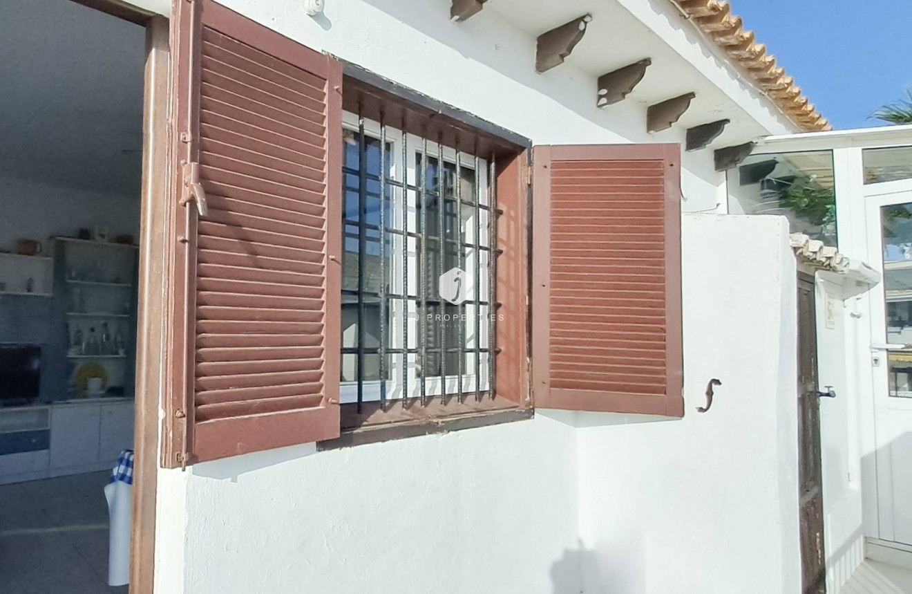 Z drugiej ręki - Mieszkanie w bloku -
Torrevieja - Aguas Nuevas 2