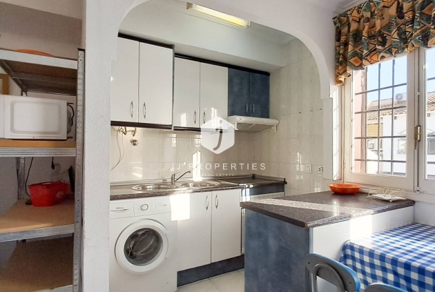 Z drugiej ręki - Mieszkanie w bloku -
Torrevieja - Aguas Nuevas 2