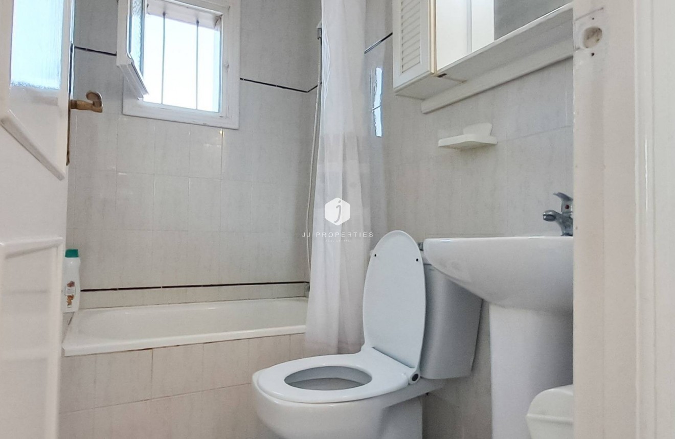 Z drugiej ręki - Mieszkanie w bloku -
Torrevieja - Aguas Nuevas 2