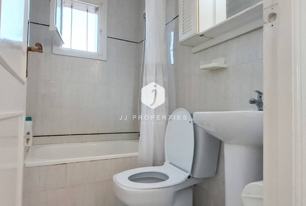 Z drugiej ręki - Mieszkanie w bloku -
Torrevieja - Aguas Nuevas 2