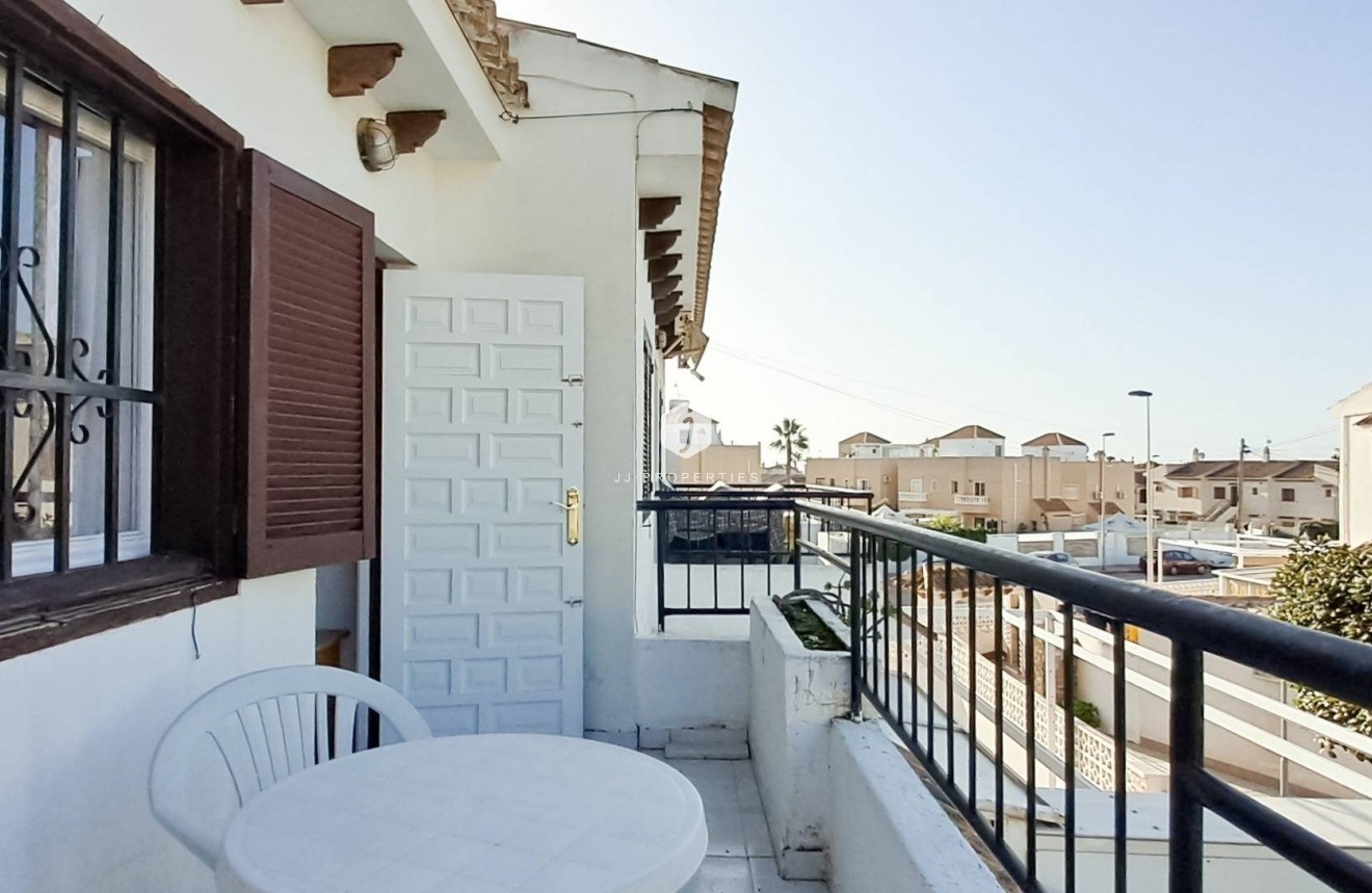 Z drugiej ręki - Mieszkanie w bloku -
Torrevieja - Aguas Nuevas 2