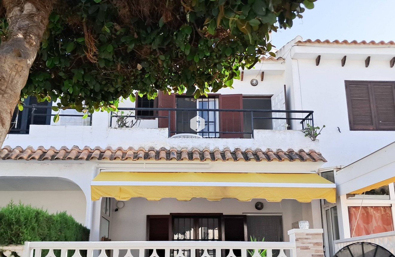 Z drugiej ręki - Mieszkanie w bloku -
Torrevieja - Aguas Nuevas 2