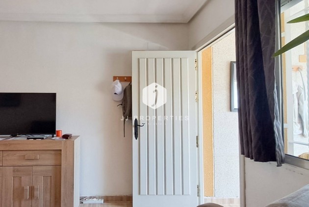 Z drugiej ręki - Mieszkanie w bloku -
Torrevieja - Parque Acuático - Sector 25