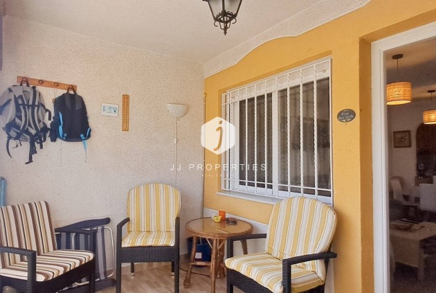 Z drugiej ręki - Mieszkanie w bloku -
Torrevieja - Parque Acuático - Sector 25