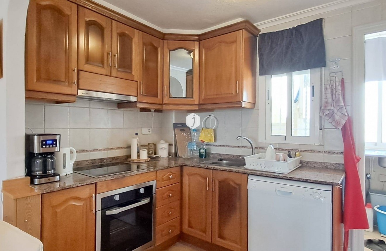 Z drugiej ręki - Mieszkanie w bloku -
Torrevieja - Parque Acuático - Sector 25