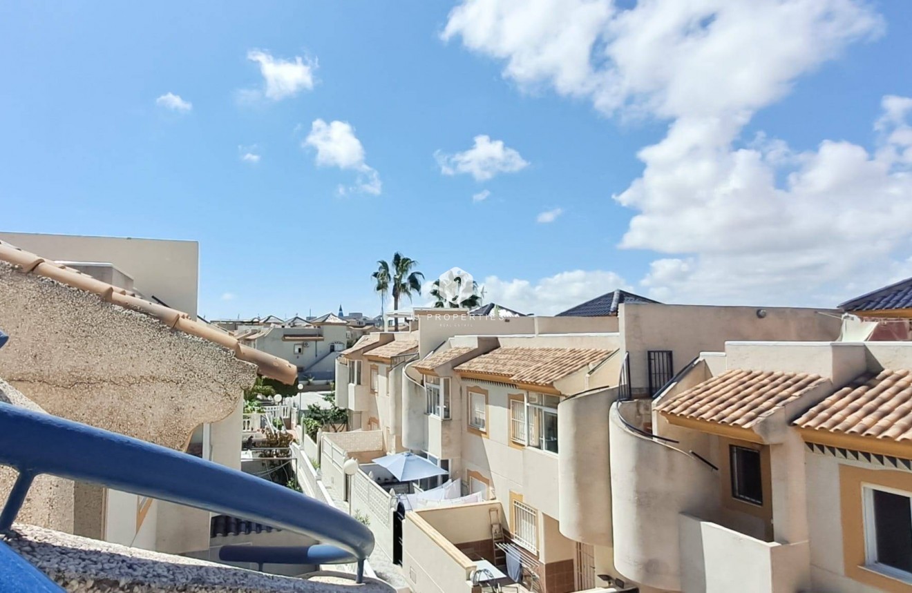 Z drugiej ręki - Mieszkanie w bloku -
Torrevieja - Parque Acuático - Sector 25