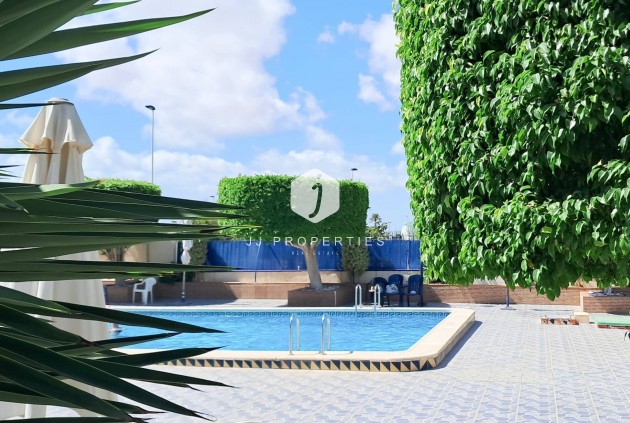 Z drugiej ręki - Mieszkanie w bloku -
Torrevieja - Parque Acuático - Sector 25