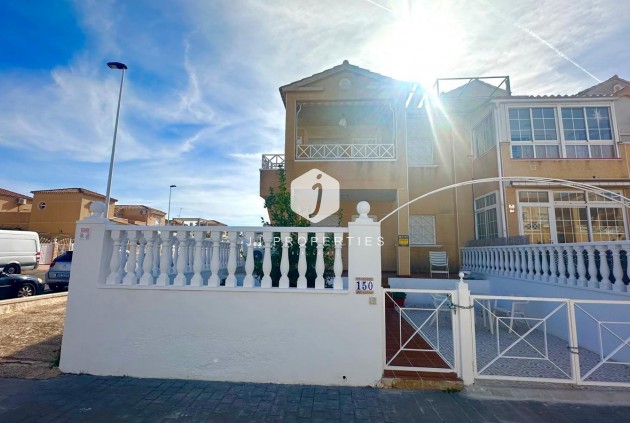 Z drugiej ręki - Bungalow -
Torrevieja - Playa de los Locos