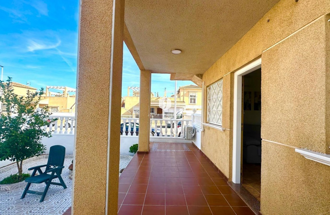 Z drugiej ręki - Bungalow -
Torrevieja - Playa de los Locos