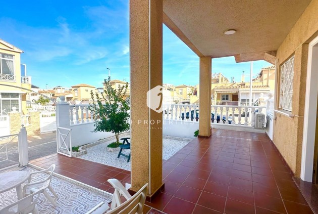 Z drugiej ręki - Bungalow -
Torrevieja - Playa de los Locos