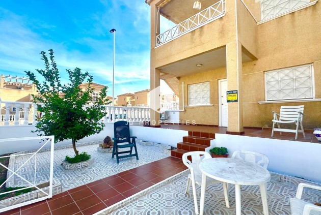 Z drugiej ręki - Bungalow -
Torrevieja - Playa de los Locos
