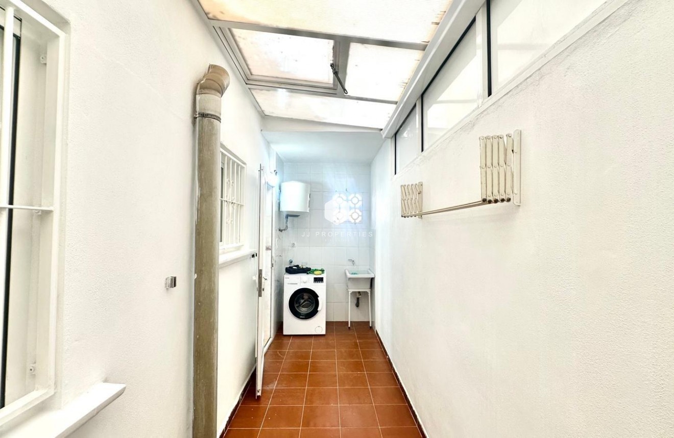 Z drugiej ręki - Bungalow -
Torrevieja - Playa de los Locos