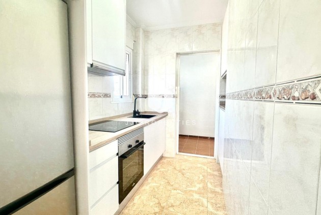 Z drugiej ręki - Bungalow -
Torrevieja - Playa de los Locos