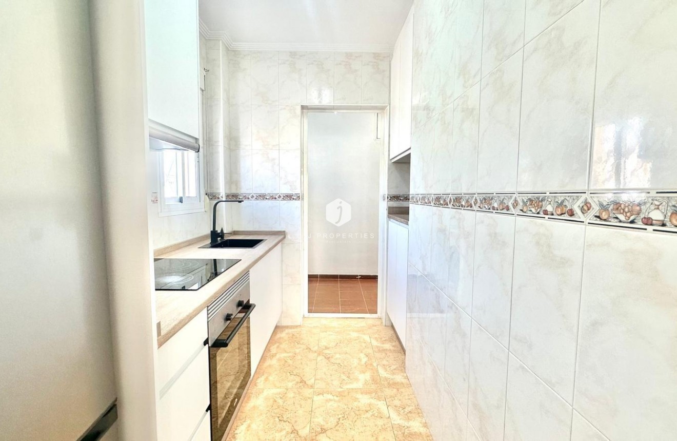 Z drugiej ręki - Bungalow -
Torrevieja - Playa de los Locos