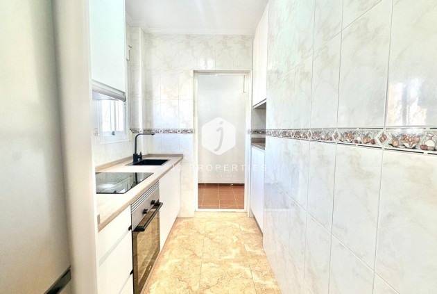 Z drugiej ręki - Bungalow -
Torrevieja - Playa de los Locos