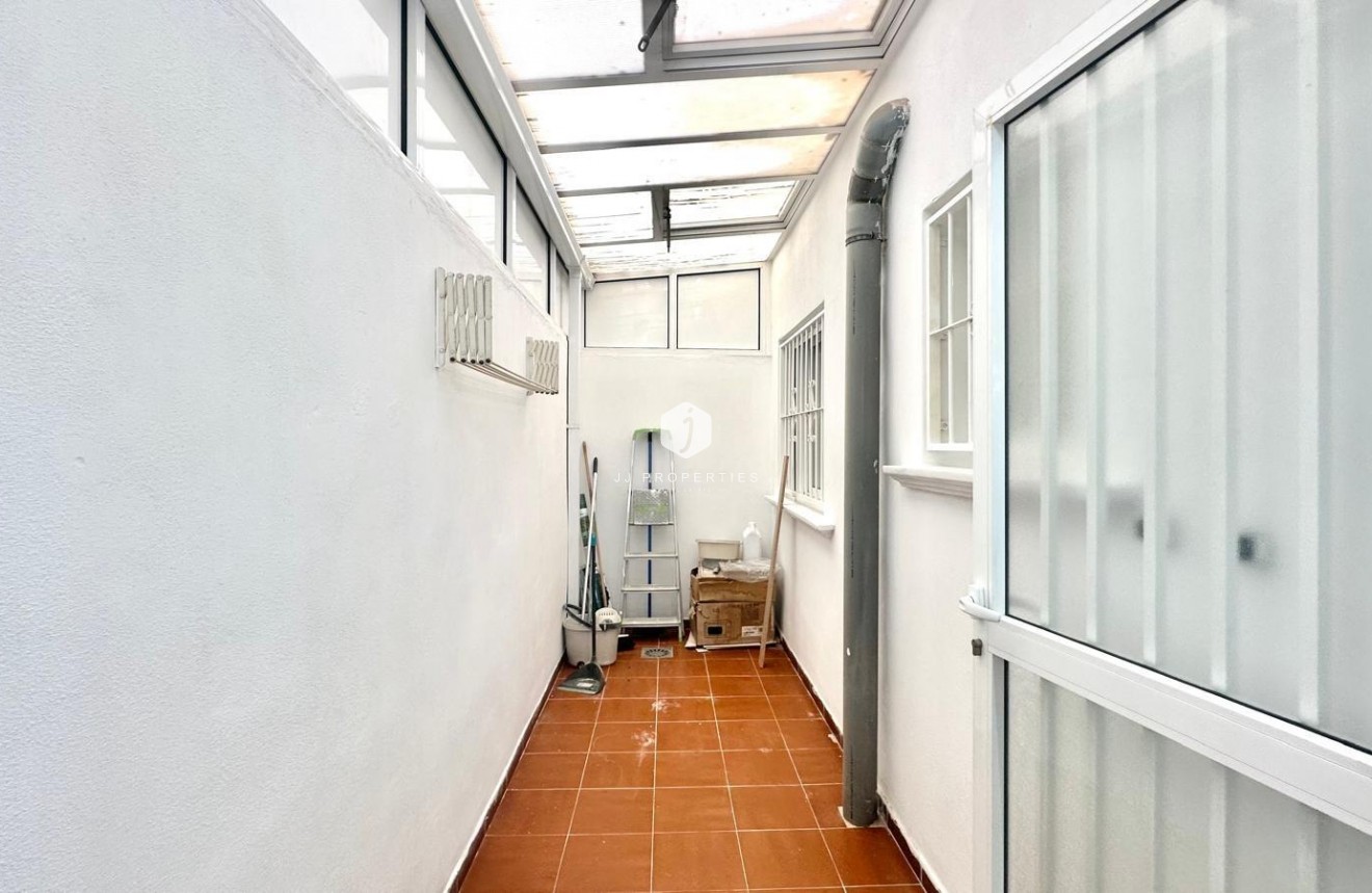 Z drugiej ręki - Bungalow -
Torrevieja - Playa de los Locos