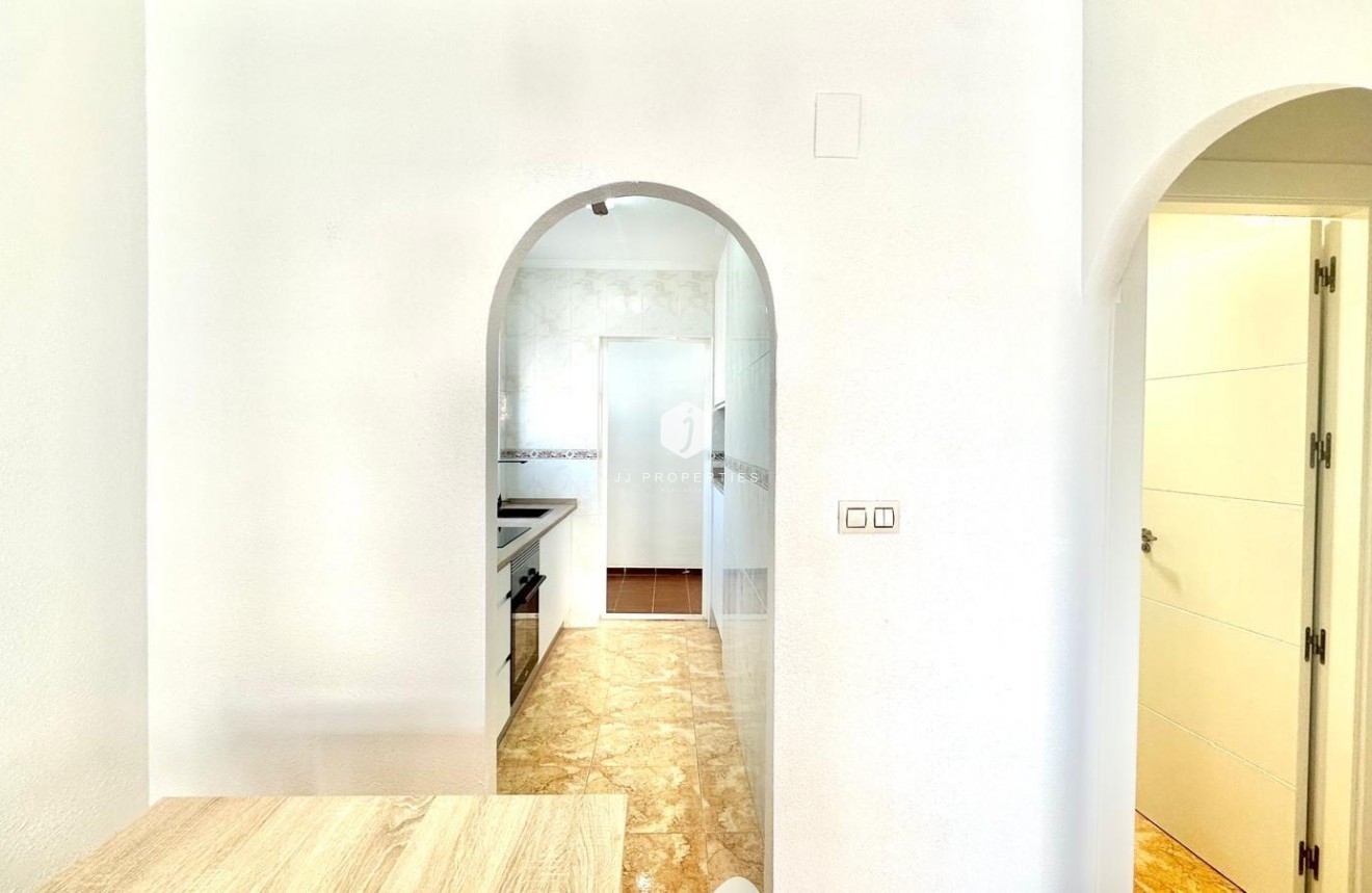 Z drugiej ręki - Bungalow -
Torrevieja - Playa de los Locos