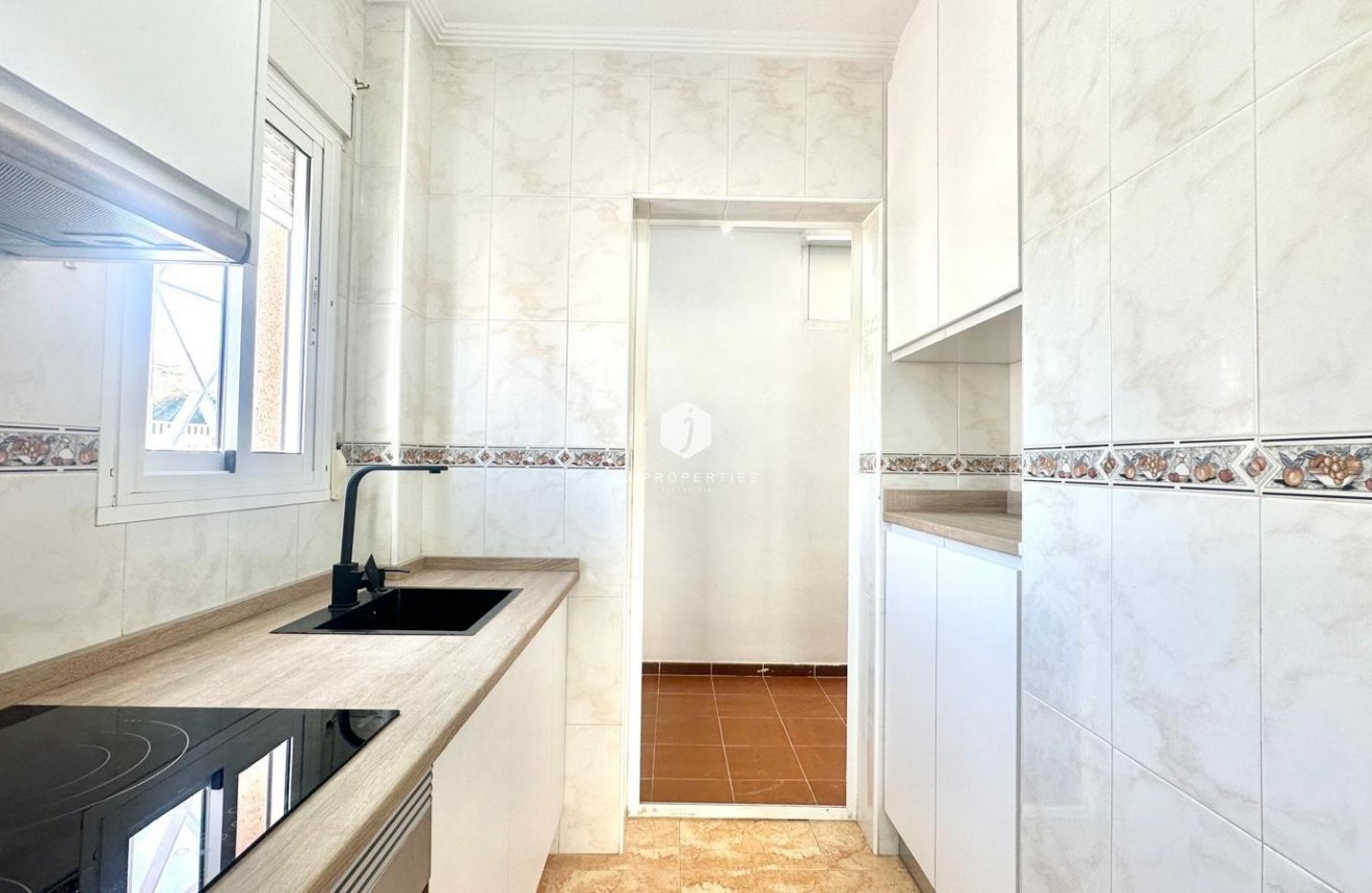 Z drugiej ręki - Bungalow -
Torrevieja - Playa de los Locos