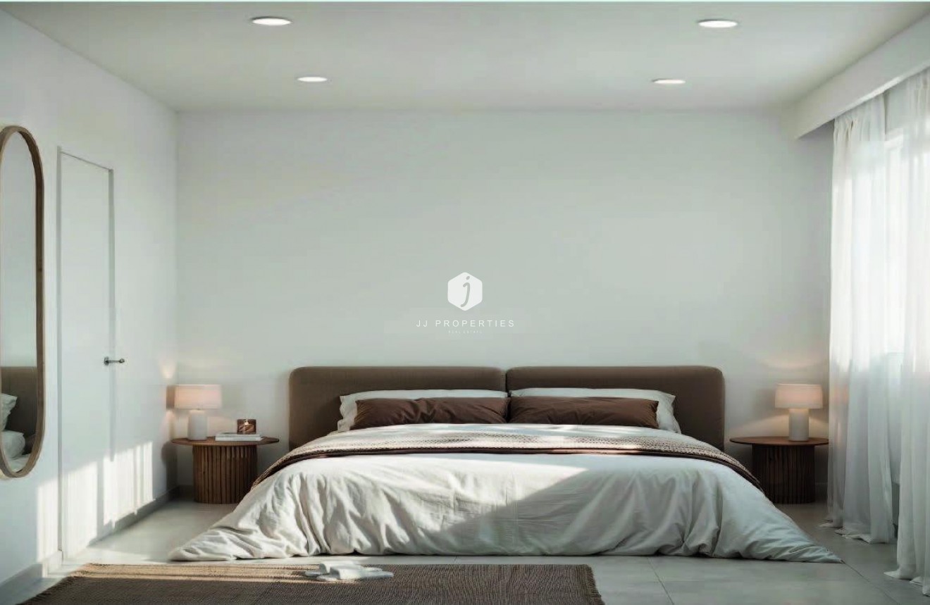 Nowy budynek - Daszek -
Torrevieja - Playa de El Cura