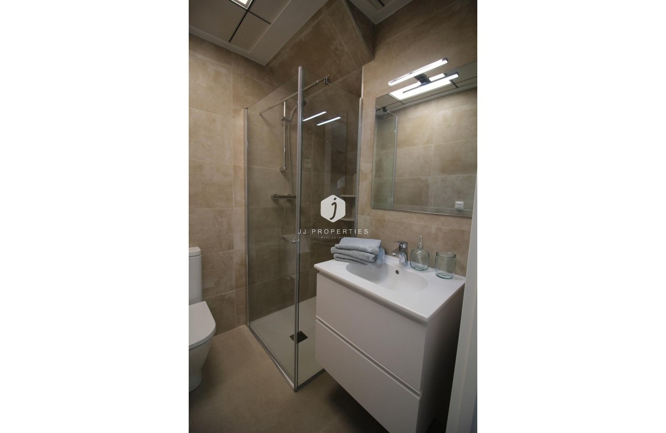 Nowy budynek - Szalet -
Pilar de la Horadada - El Pilar de la Horadada