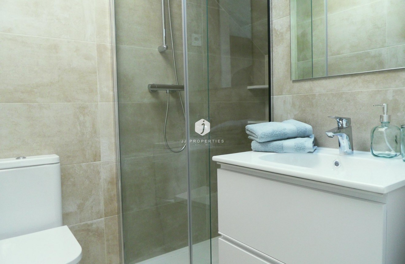 Nowy budynek - Szalet -
Pilar de la Horadada - El Pilar de la Horadada