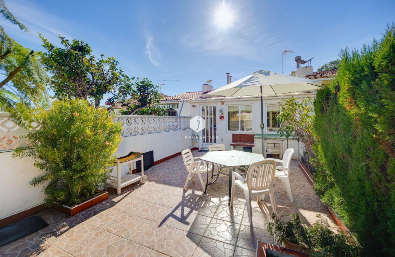 Z drugiej ręki - Villa -
Torrevieja - Calas blanca