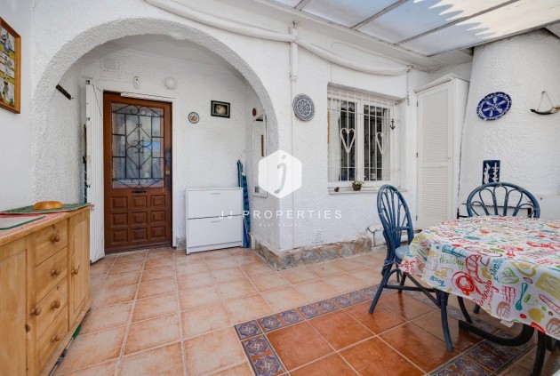Z drugiej ręki - Villa -
Torrevieja - Calas blanca