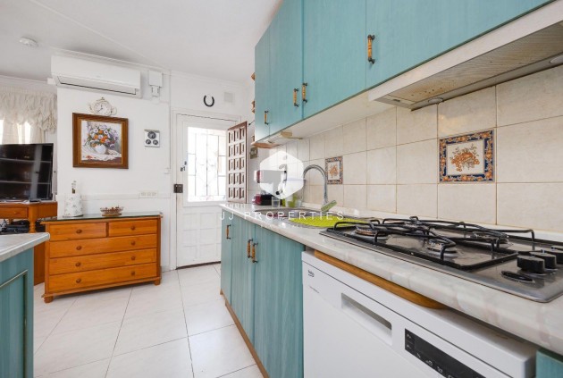 Z drugiej ręki - Villa -
Torrevieja - Calas blanca