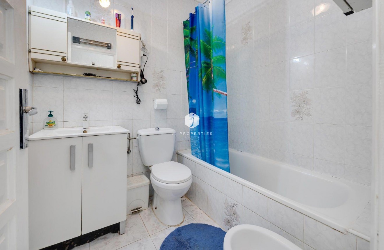 Z drugiej ręki - Villa -
Torrevieja - Calas blanca