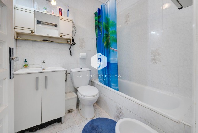 Z drugiej ręki - Villa -
Torrevieja - Calas blanca