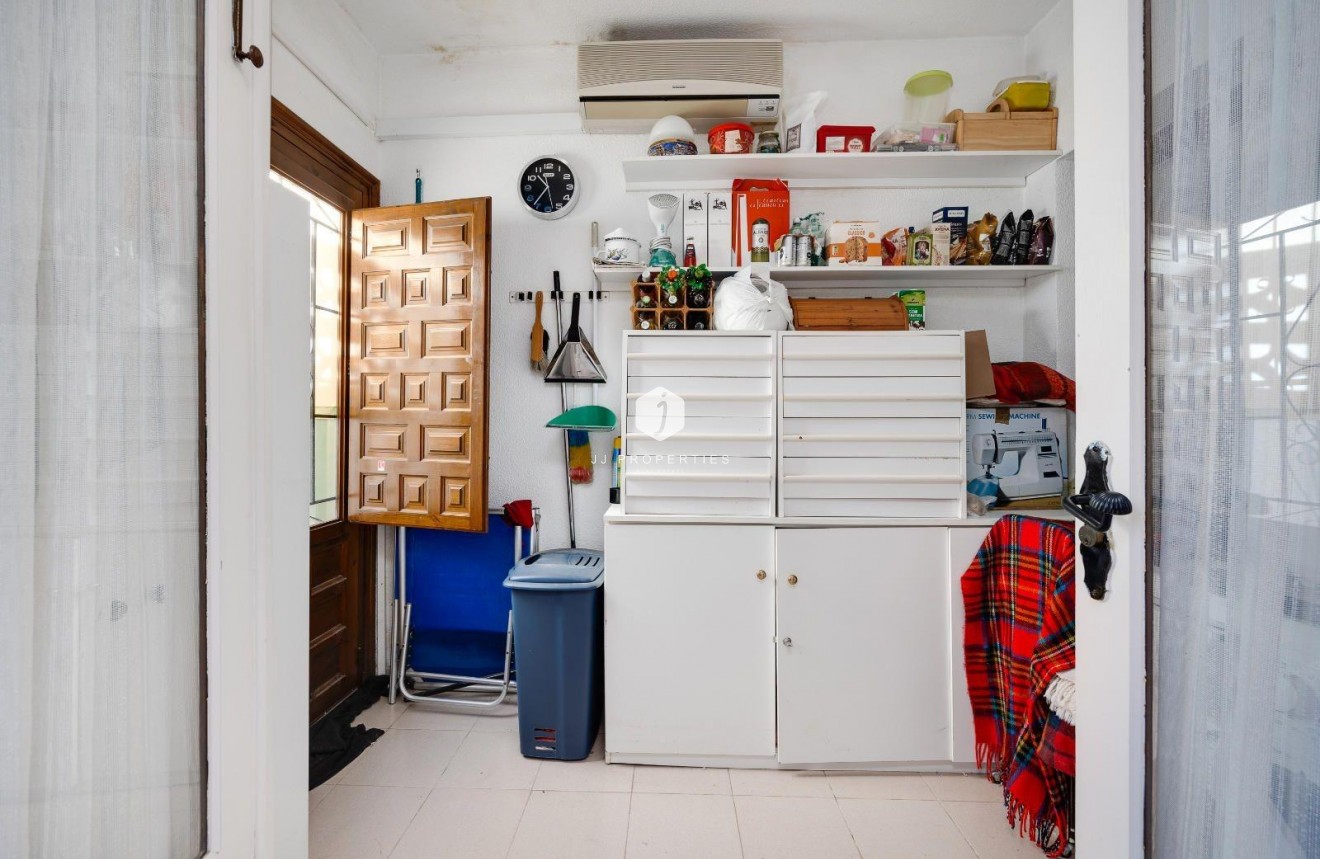 Z drugiej ręki - Villa -
Torrevieja - Calas blanca