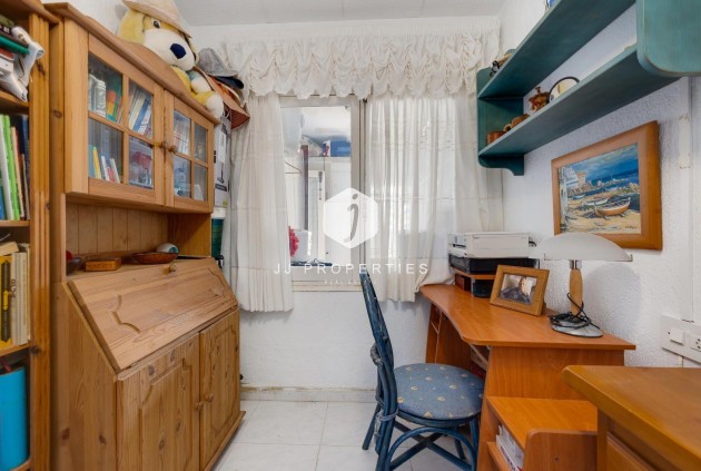 Z drugiej ręki - Villa -
Torrevieja - Calas blanca