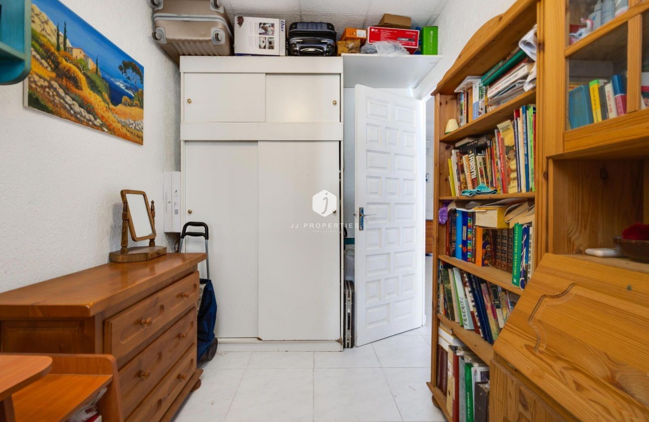 Z drugiej ręki - Villa -
Torrevieja - Calas blanca