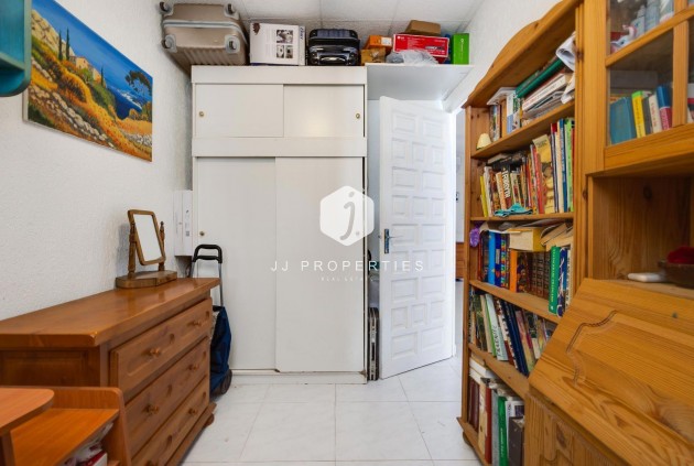 Z drugiej ręki - Villa -
Torrevieja - Calas blanca