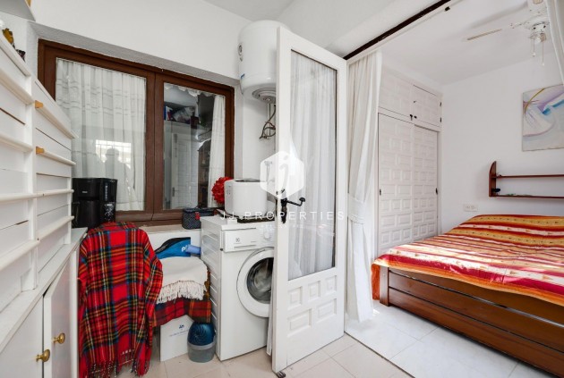 Z drugiej ręki - Villa -
Torrevieja - Calas blanca