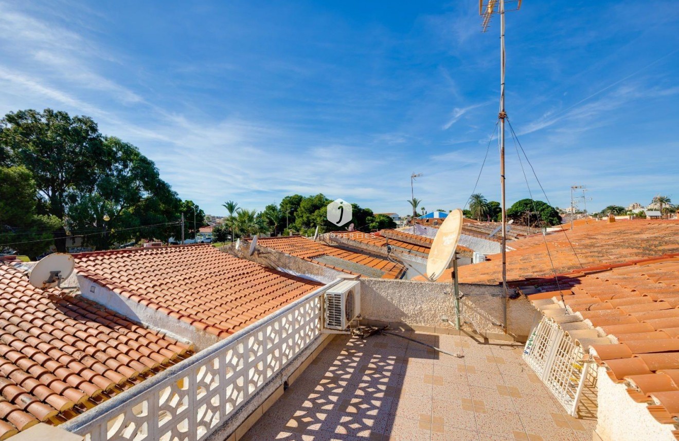 Z drugiej ręki - Villa -
Torrevieja - Calas blanca