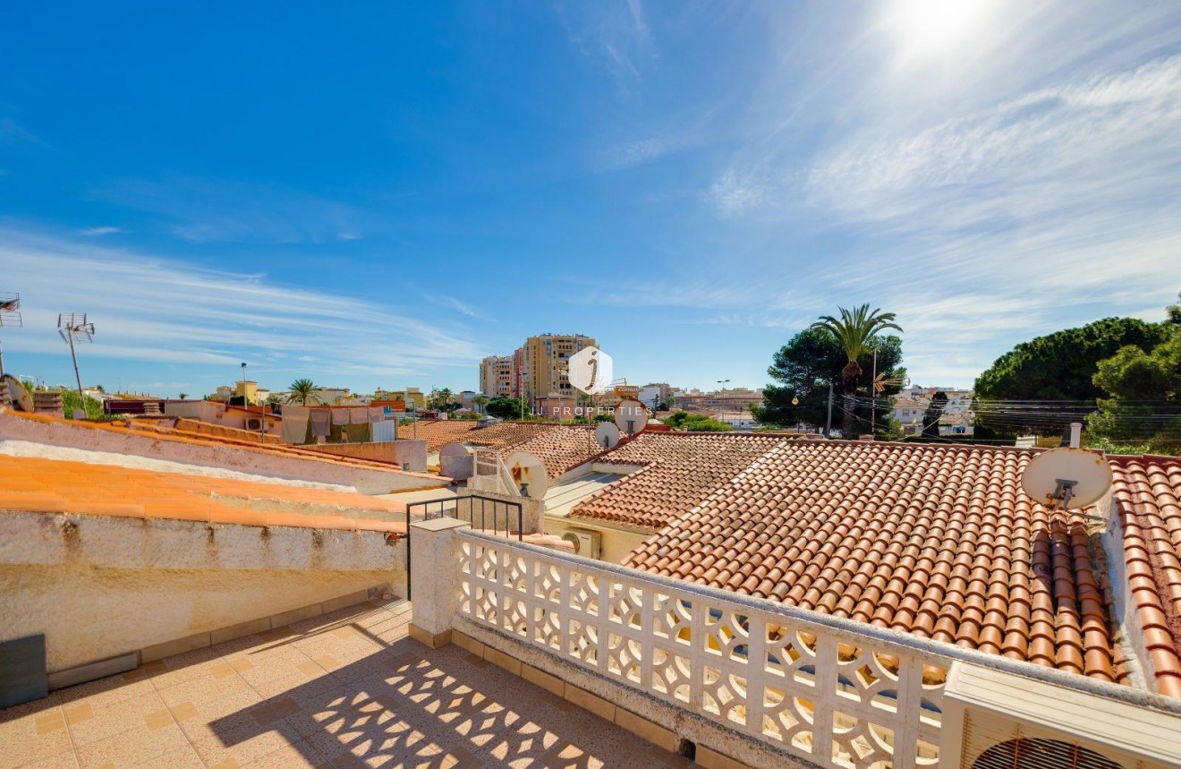 Z drugiej ręki - Villa -
Torrevieja - Calas blanca