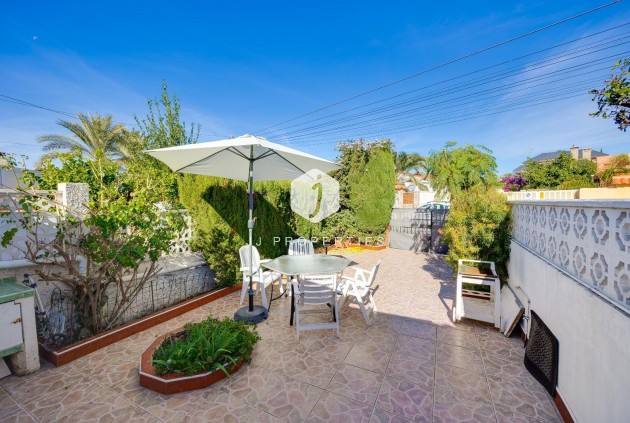 Z drugiej ręki - Villa -
Torrevieja - Calas blanca