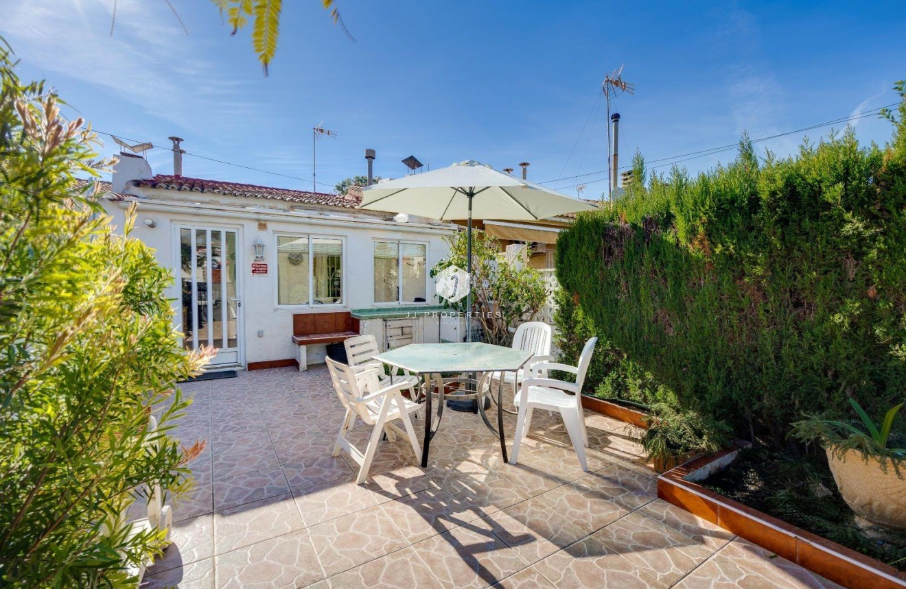 Z drugiej ręki - Villa -
Torrevieja - Calas blanca